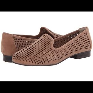 Adam Tucker Yale Nubuck Perforated Loafers size 9